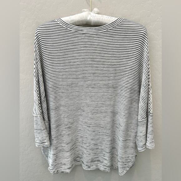 MAX STUDIO | Black White Striped V-Neck Dolman Sleeve Top | Size Large - Picture 4 of 7